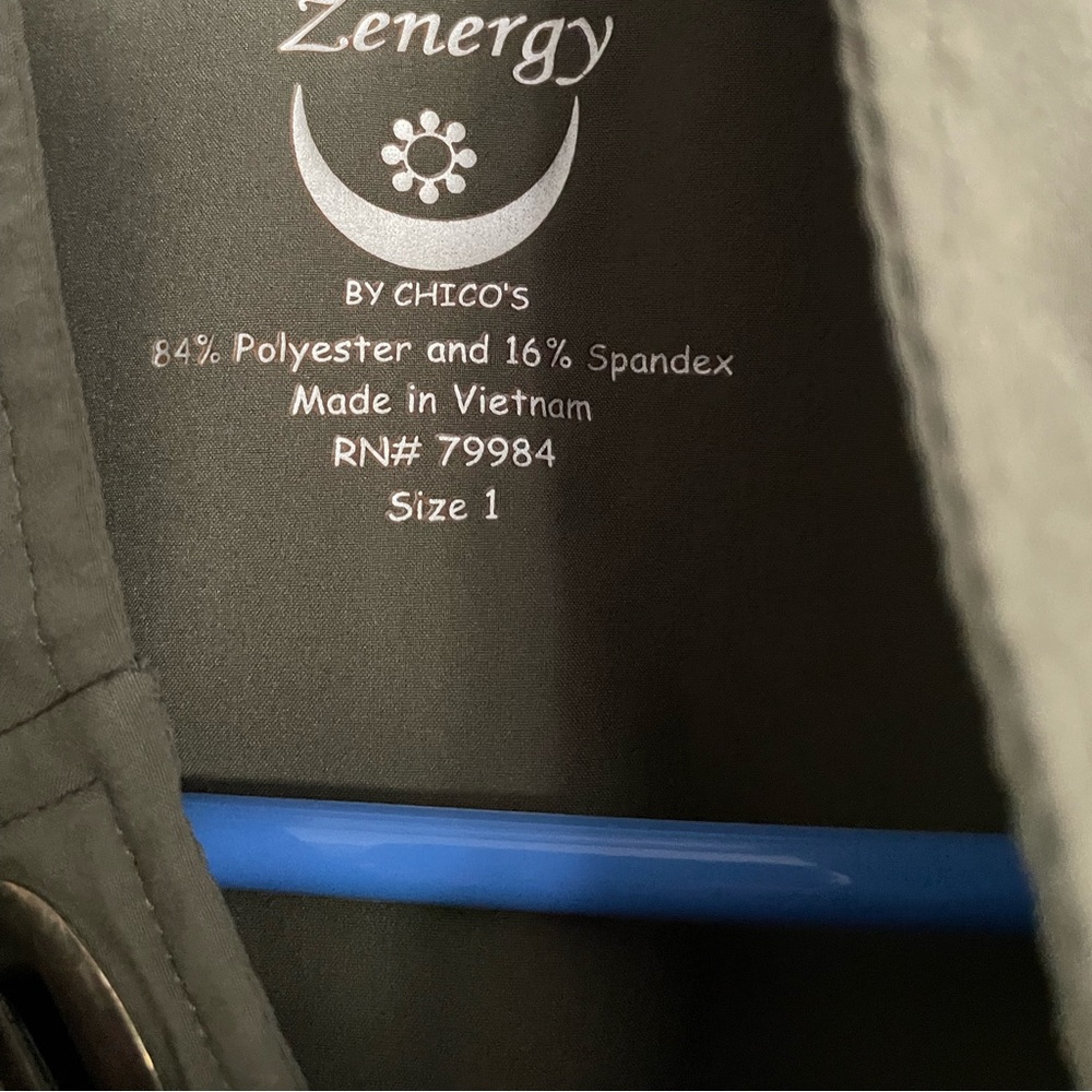 Chico’s Vintage Sleeveless Active Pant Suit.